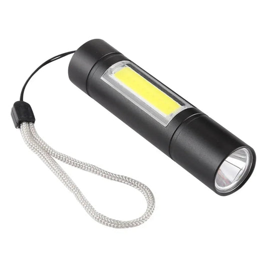 A1 USB-uppladdningsbar vattentät ficklampa med fast fokus, XPE + COB-ljus, 3 ljuslägen och förvaringslåda