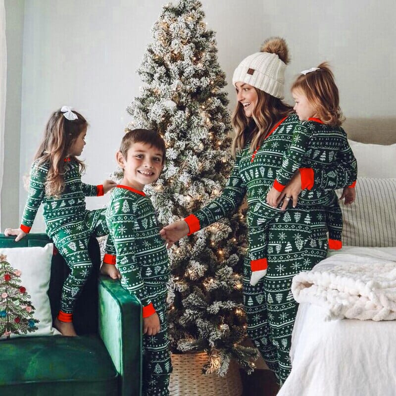 Matchande julpyjamas för hela familjen - Grönt