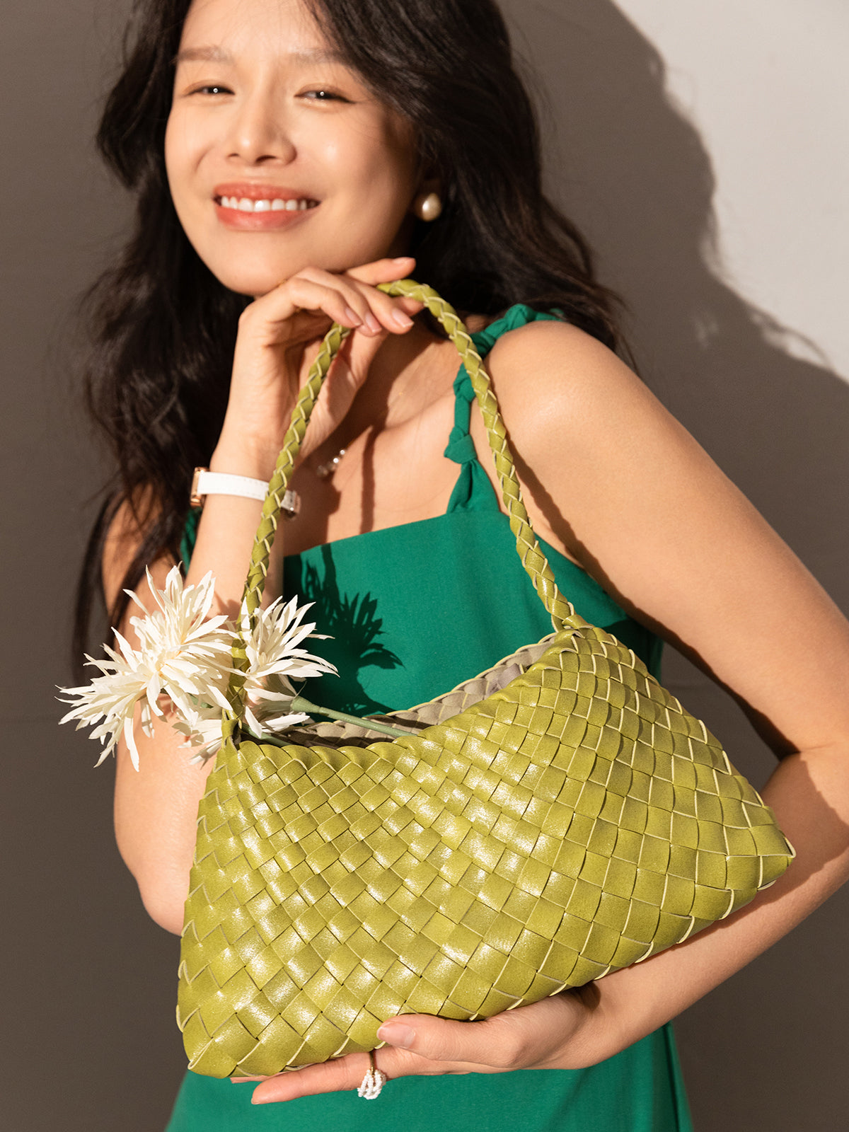 Mini Woven Trapezoid Drawstring Shoulder Bag-4