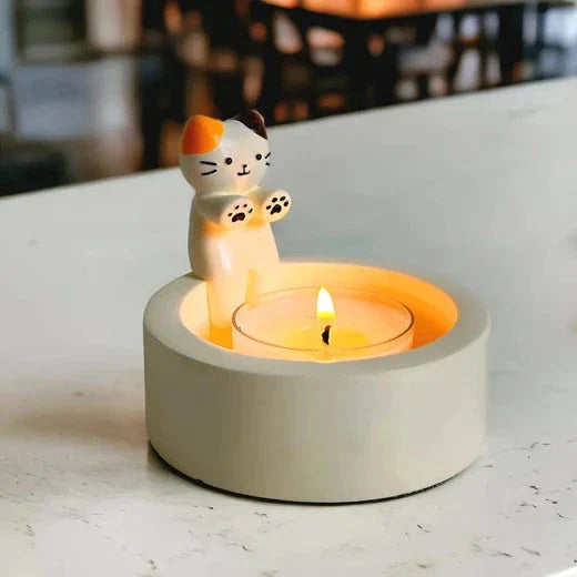 Söt kattljusstake - Katt vid lägerelden